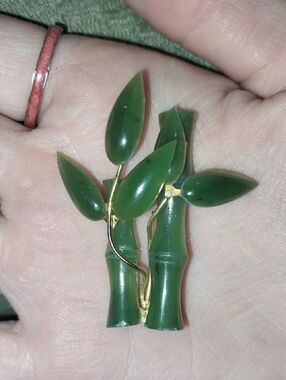 Vtg. Green Jade Bamboo Leaf Brooch Pin